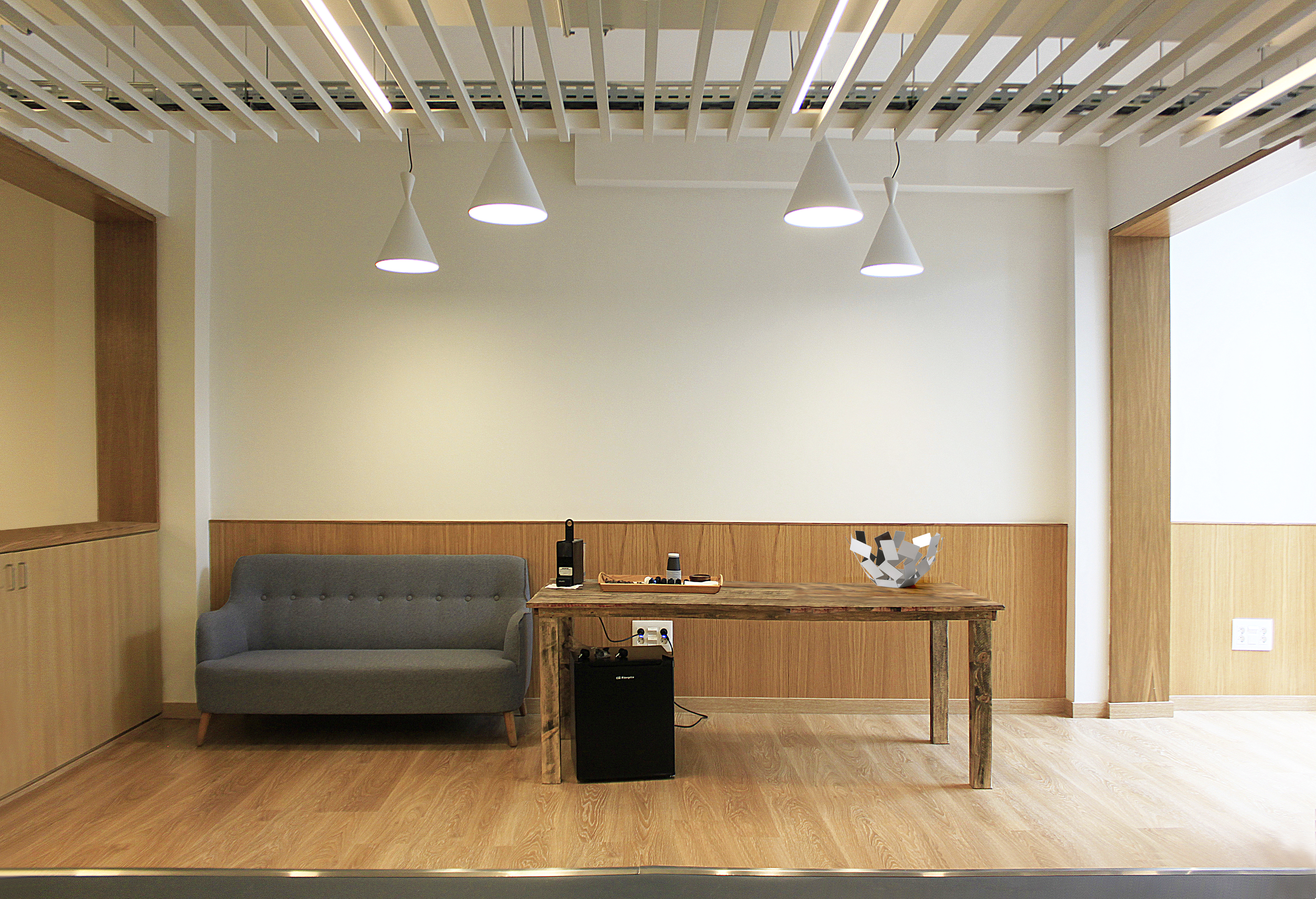 Espace de pause en bois brut